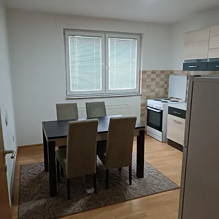 Apartmans Mellis Fre Parking Apartman